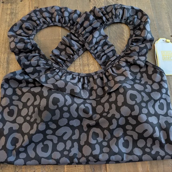 Emily McCarthy Cheetah Yoga Set Leggings Sports Bra Set NWT L - Picture 3 of 8